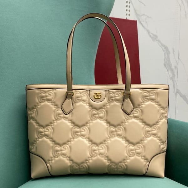 Gucci グッチ GG Matelasse Quilt Leather Tote Bag Beige 631685 マトラッセ キルティングレザー トートバッグ ベージュ