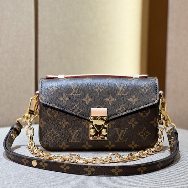 Louis Vuitton ルイヴィトン pochette metis east west ポシェット メティ イースト ウェスト M46279 モノグラム