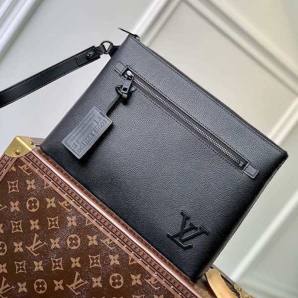 Louis Vuitton ルイヴィトン Pochette/IPAD ポシェット・IPAD M69837 black ブラック